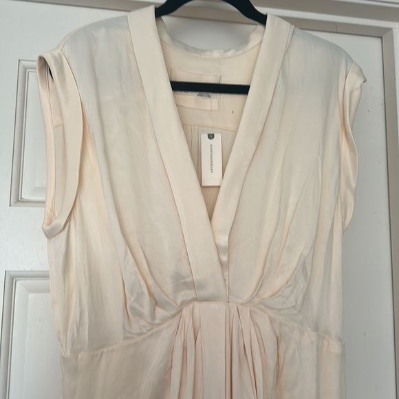 ANTHROPOLOGIE SLEEVELESS V-NECK TWIST-FRONT SATIN DRESS Sz 12 NWT - Picture 3 of 4
